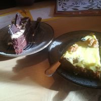 Mokka cake and carrot cake at Lui Huiskamercafé in Groningen