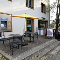Outdoor seating at Kleiner - Wipkingen in Zurich
