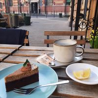 Cake and tea 🤤 at Plantmilkyway in Budapest