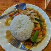 Oked order food and rice at Kapphet Vegan in Vang Vieng