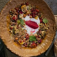 XL Yogurt with fresh fruit at Honest Greens - Plaça Catalunya in Barcelona