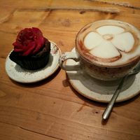 Vegan cupcake!! Yum at Honest Greens - Plaça Catalunya in Barcelona
