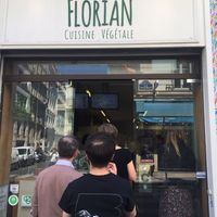 You'll never wait more than 5' (as opposed to so many take-away booths in the vicinity. Why that?) at Florian in Paris