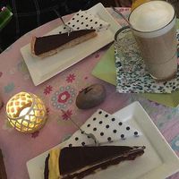 Donauwelle, chocolate tarte and black tea at Fräulein Coffea in Bochum