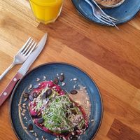 Pink Hummus & Avo Tarine + Cream Cheese Bagel at La Manufacture in Basel