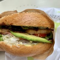 Vegan bagel at MoMa in Mons
