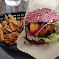 Burger at Gurou Street Food in La Rochelle