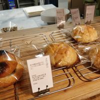 見えにくいですがメロンパン。シンプルな甘さ at Hinemospan  in Hirakata