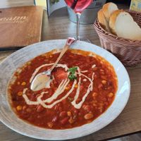 Chili sin Carne mit Sojajoghurt und Weissbrot at Seealm Hög in Serfaus