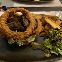 Burger vegan 🌱  at Twenty Buns in Mons