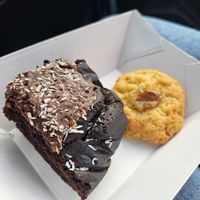 Brownie and orange cookie at Izzy's Market Vegetarian Boutique in Vila Do Bispo