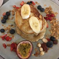 Vegan pancakes with granola and fruit at Preps in Maastricht