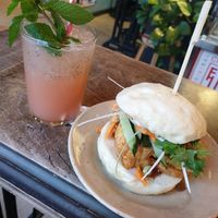 Bao burger with fruity chia drink at Chi Thu - Pestalozzistrasse in Munich