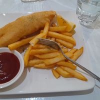 "No fish" and chips! So gooood!  at Loving Hut in Mount Gravatt