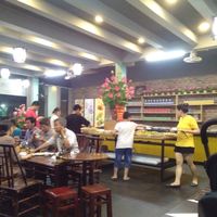 Central buffet table at Sen Viet  in Vinh Yen