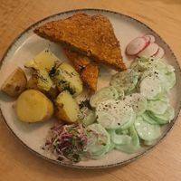 Schabowy z ziemniaczkami i mizerią at no bones in Krakow