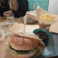 No bones burger at no bones in Krakow