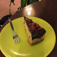 goji berry vanilla cake (9zly) at no bones in Krakow