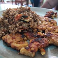 Salteado de sarraceno y tempeh casero at La Marmita Verde in Ponferrada