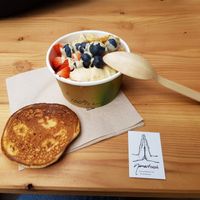 Acai Bowl mit Früchten,  Granola und Erdnusssauce 😍 at Purple Soul in Frankfurt