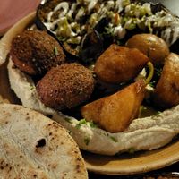 Hummus Sabich at Kuli Alma in Frankfurt