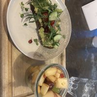 Ich ticke vegan 8,40€ - getoastetes Eiweißbrot mit Avocado, 1x Fruchtsalat

  at tiktak in Linz