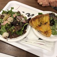 Pink salad with cashew cheese balls at Maisie Café - Galeries Lafayette in Paris