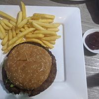 Vegetarian Burger without cheese (28.800 COP) - 3/5 at Quero Arepa in Cartagena