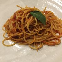 Spaghetti al pomodoro (tomato spaghetti) at Le Chat Noir in Cefalu