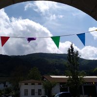 Junto a la iglesia y el frontón at Herriko Etxe in Albiztur