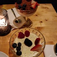 Speculoos & banana and chia, mango & pineapple puddings at Aloha in Leiden