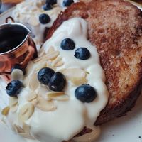 French toast with yogurt and blueberries 🫐 at Chapter One Coffee Shop in Edinburgh