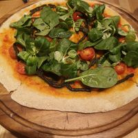 Vegan pesto pizza at Odacova in Barcelona