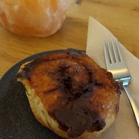 Vegan cinnamon bun! at Plenty in The Hague