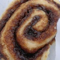 Cinnamon roll at Plenty in The Hague