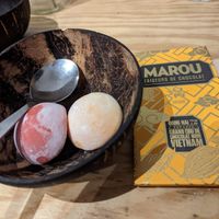 Vegan ice cream moshi and vietnamese chocolate at La Cantine Viêtgétarienne in Bordeaux