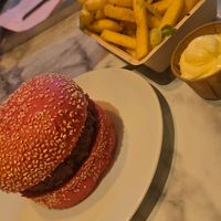 Babylicious burger, come fry with me at Vegan Heroes in Eindhoven
