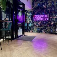Eingangsbereich, bequeme Stühle sind nicht mit auf dem Foto😉 at Vegan Heroes in Eindhoven