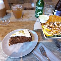 Kombucha and Caramel Macchiato in the back at Lust in Groningen