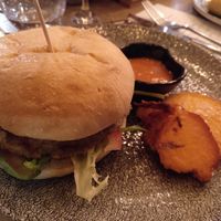 Main course / quarter pounder seitan burger at BLoved Veggie Corner in Madrid