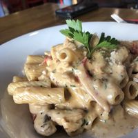 Rigatoni Norcina: mit Hähnchen in Balsamico-Sahnesoße  at Pizzeria Trattoria Sorrentino in Cologne