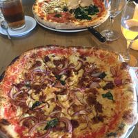 vegane thunfisch pizza at Pizzeria Trattoria Sorrentino in Cologne