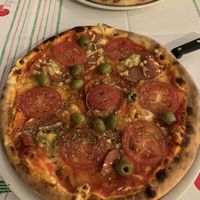 Pizza mit „kochschinken" at Pizzeria Trattoria Sorrentino in Cologne