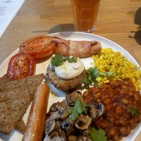 English breakfast at Eqvilibrivm Cafe in Barcelona