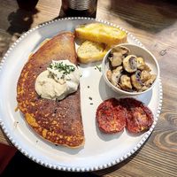 Vegan food at Eqvilibrivm Cafe in Barcelona