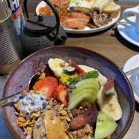 Super Bowl, full English breakfast and Masala Chai at Eqvilibrivm Cafe in Barcelona