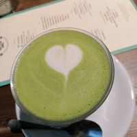 Matcha latte con avena at Eqvilibrivm Cafe in Barcelona
