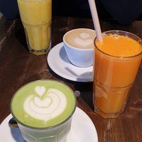 Juices, matcha latte & capuccino at Eqvilibrivm Cafe in Barcelona