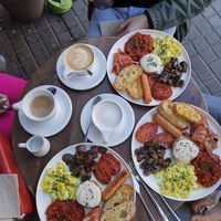 English breakfast at Eqvilibrivm Cafe in Barcelona