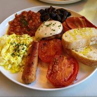 Full English breakfast at Eqvilibrivm Cafe in Barcelona